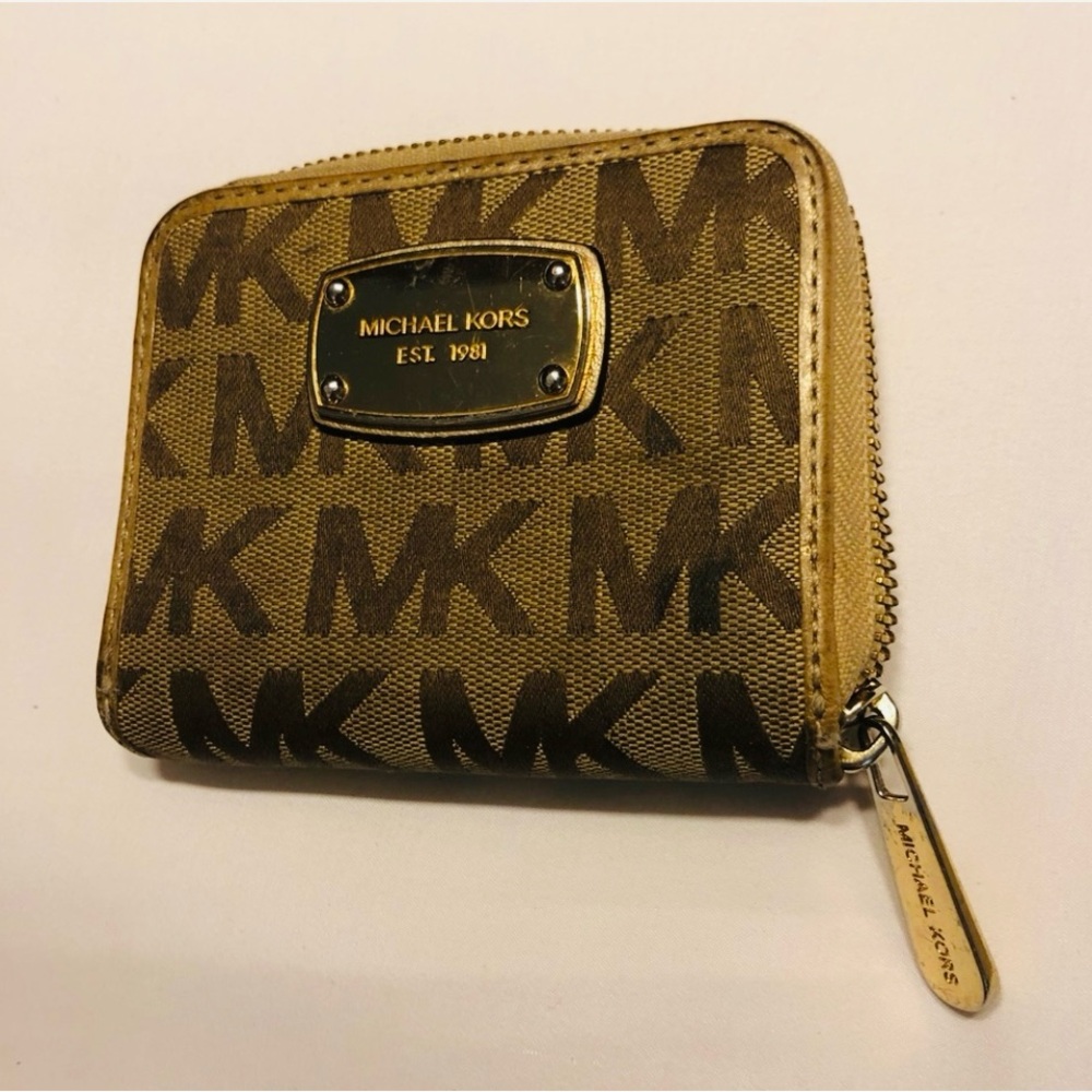Michael Kors wallet!!
